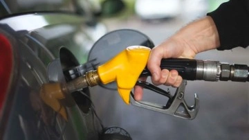 Benzin fiyatlarına zam geldi artış bugünden itibaren geçerli oldu