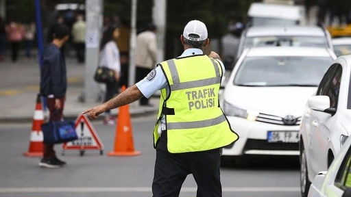 Bir haftada yaklaşık 550 bin araç ve sürücüye kural ihlalinden işlem uygulandı