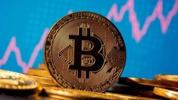Bitcoin 1 yılın zirvesini zorluyor
