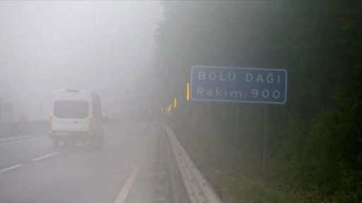 Bolu Dağı'nda sağanak ve sis: Görüş mesafesi düştü!