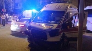 Burdur’da ambulans ile otomobil çarpıştı: 4 yaralı