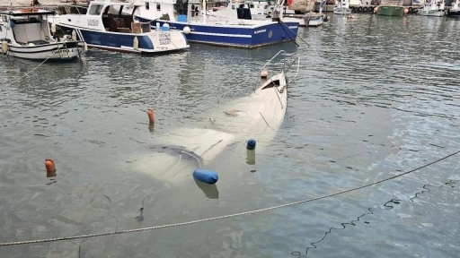 Çanakkale'de Almanya bayraklı tekne battı