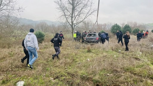 Çanakkale'de çaya düşen otomobildeki 1 kişi yaralandı, 1 kişi kayboldu