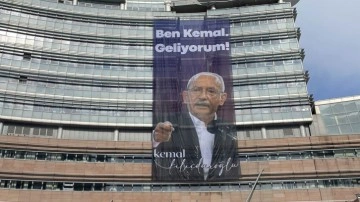 CHP Genel Merkezine yeni afiş Ben Kemal, geliyorum