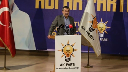 CHP'nin hedefindeki Yusuf Tekin'den laiklik yanıt