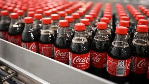 Coca-Cola’da kırmızı alarm! Tüm içeceklerini toplatıyor