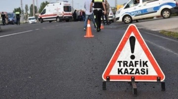 Çorum'da motosikletle elektrikli bisiklet çarpıştı: 4 yaralı