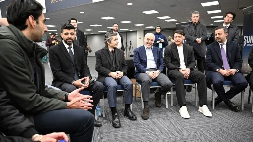 Cumhurbaşkanı Başdanışmanı Kılıç ve AK Parti MKYK üyesi Özil İngiltere'de iftara katıldı