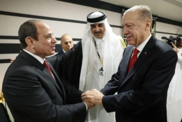 Cumhurbaşkanı Erdoğan, "Asla görüşmem" dediği Sisi ile el sıkıştı, sırada başka bir lider