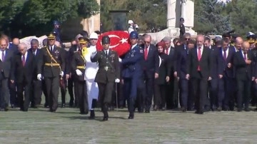 Cumhurbaşkanı Erdoğan başkanlığındaki devlet erkanı Anıtkabir'de