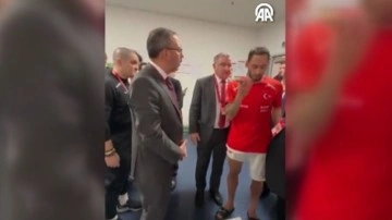 Cumhurbaşkanı Erdoğan'dan A Milli Futbol Takımı'na tebrik telefonu