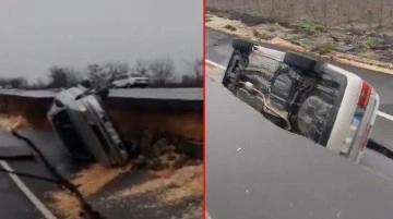 Deprem sırasında dev yarıkların oluştuğu otoyol seyir halindeki araçları yuttu