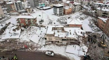 Depremin merkezi olan Elbistan'da acı manzara böyle görüntülendi