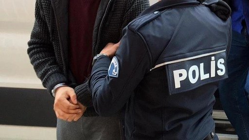 Dernek başkanının eşi gelen telefon sonrası polise sığındı! 2 kişi suçüstü yakalandı