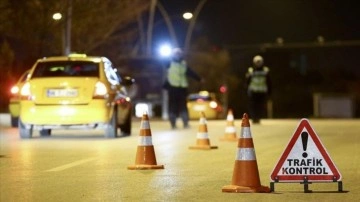 Diyarbakır'da 'dur' ihtarına uymayan araç polise çarptı! 1 ağır yaralı