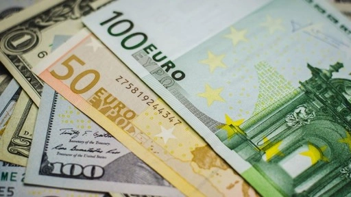 Dolar ve Euro'da günün ilk rakamları! Hızlı yükseliş sürüyor