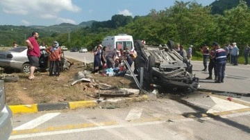 Düğün yolunda feci kaza! 3'ü ağır 9 yaralı