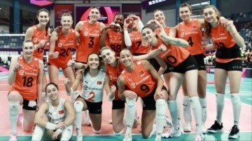 Eczacıbaşı Dynavit, Vakıfbank'ı 3-2 mağlup ederek dünya şampiyonu oldu