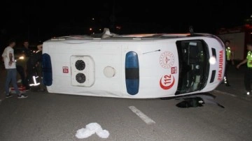 Elazığ'da ambulans ile pikap çarpıştı! Yaralılar var