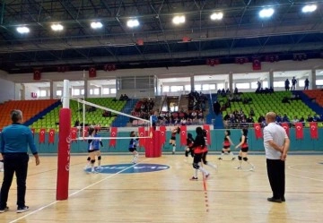 Elazığ'ın ev sahipliğinde voleybol grup müsabakaları başladı