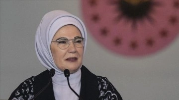 Emine Erdoğan, Cumhurbaşkanlığı Kültür ve Sanat Büyük Ödülleri sahiplerini tebrik etti