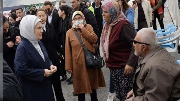 Emine Erdoğan'dan Nurdağı'nda depremzedelere ziyaret