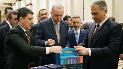 Erdoğan, Cumhurbaşkanlığı Külliyesi'ndeki kitap fuarını gezdi