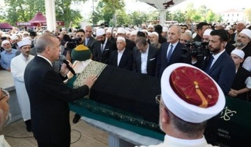 Erdoğan, ölen Cerrahi tarikatı lideri Ömer Tuğrul İnançer'in cenazesine katıldı