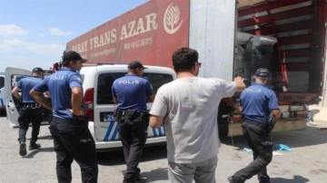Erzincan'da İran plakalı tırda 70 civarında kaçak göçmen yakalandı!