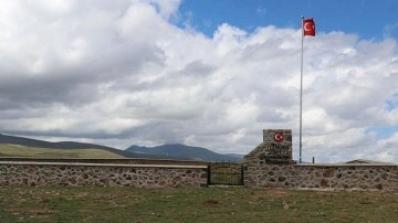 Erzurumlu hafızlar, 2 bin 600 rakımdaki Dumlubaba şehitliklerinde Kur'an-ı Kerim okudu