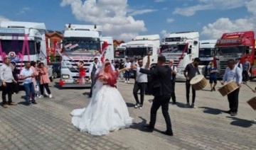 Evlenen çift düğün arabası olarak TIR'ı seçti: 'Hayalimi gerçekleştirdim'