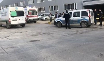 Fabrikada TIR'ın altında kalan işçi yaşamını yitirdi