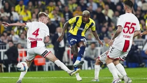 Fenerbahçe, Kadıköy'de ağır yaralı! 10 kişi Samsun puanı kaptı