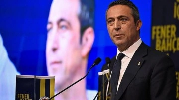 Fenerbahçe Kulübü Başkanı Ali Koç'tan İBB Başkanı Ekrem İmamoğlu'na hediye!