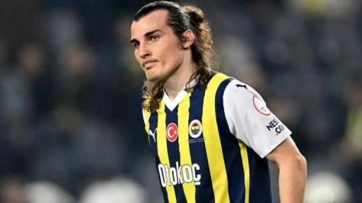 Fenerbahçe'ye yıldız futbolcudan kötü haber!