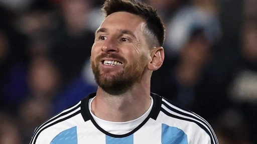 Fransa Ligi'nden Ronaldo'ya Messi'li cevap