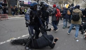 Fransa polisi göstericiye para cezası ödeyecek