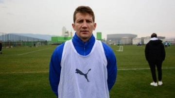 G.Saray ve Trabzonspor'un eski oyuncusu futbolu bıraktı