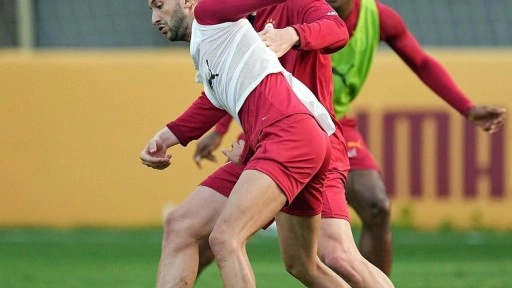 Galatasaray'da 3 isimle yollar ayrılıyor!