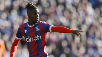 Galatasaray, Fenerbahçe'nin istediği Wilfried Zaha için teklif yaptı