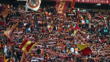 Galatasaray taraftarı kombinelere hücum etti