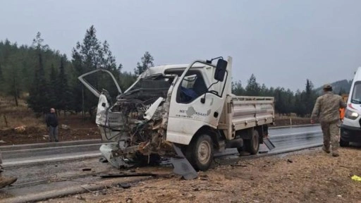 Gaziantep’te iki kamyonet çarpıştı! Acı haber geldi