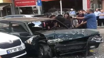 Gebze'de feci kaza! 4 otomobil zincirleme kaza yaptı: 2 yaralı