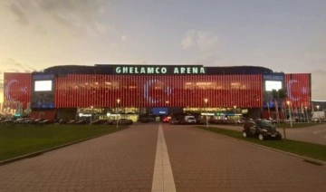 Ghelamco Arena Stadyumu Türk bayrağıyla ışıklandırıldı