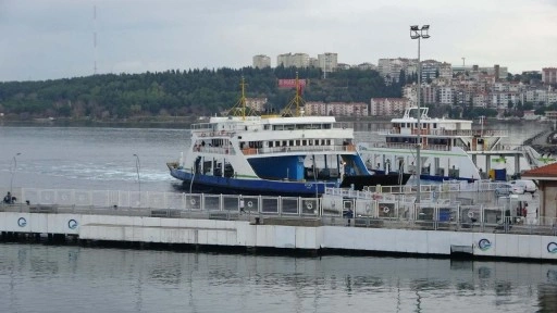 Gökçeada ve Bozcaada’ya feribot seferleri iptal edildi