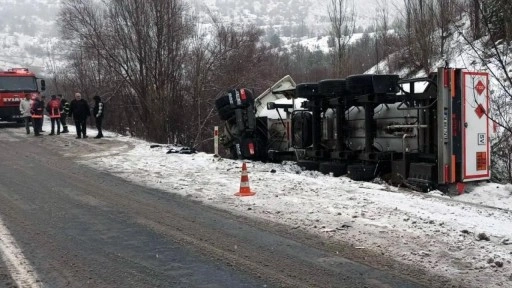 Gümüşhane’de yürekleri ağza getiren kaza! LPG yüklü tanker, tırla çarpıştı