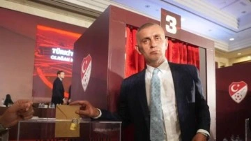 Hacıosmanoğlu'nun Ali Koç'a attığı bakışı olay oldu!