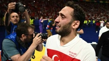 Hakan Çalhanoğlu, Hollanda'ya elendikten sonra gözyaşlarına boğuldu