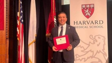 Harvard'da çift yandal yapan Türk doktor, diplomasını Filistinli çocuklara atfetti