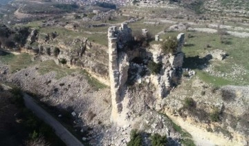 Hatay'daki Koz Kalesi depremlerde hasar gördü